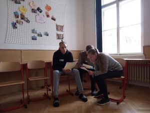 žáci při samostatné tvorbě