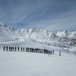 lyžaři před sjezdem
