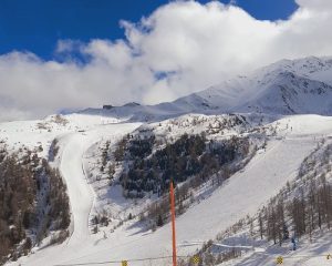 úvodní snímek z lyžařského kurzu v Alpách