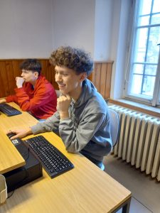 žáci při soutěži