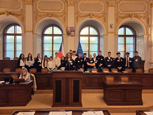 žáci v poslanecké sněmovně